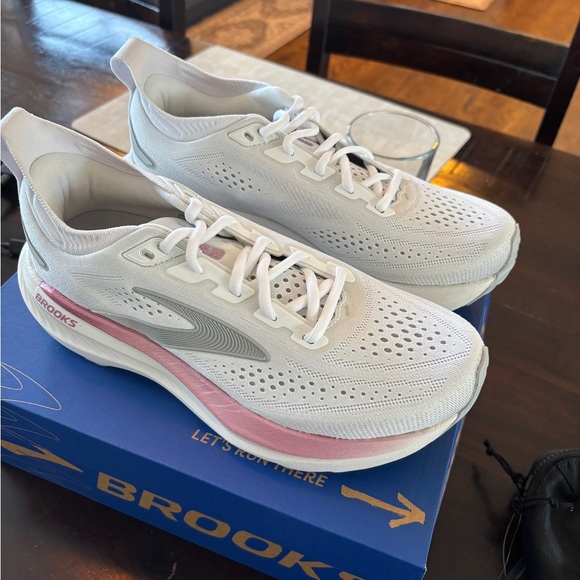 Brooks Shoes - NWT BROOKS Glycerin